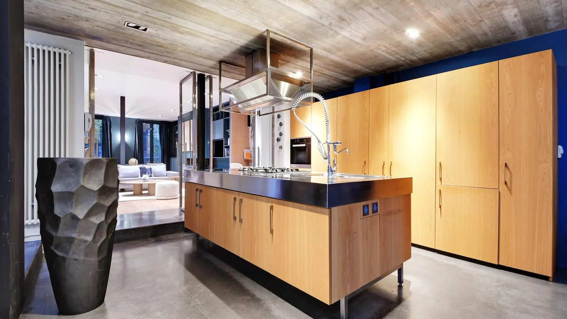 Fabulous House - A Gem In Chic Western Paris