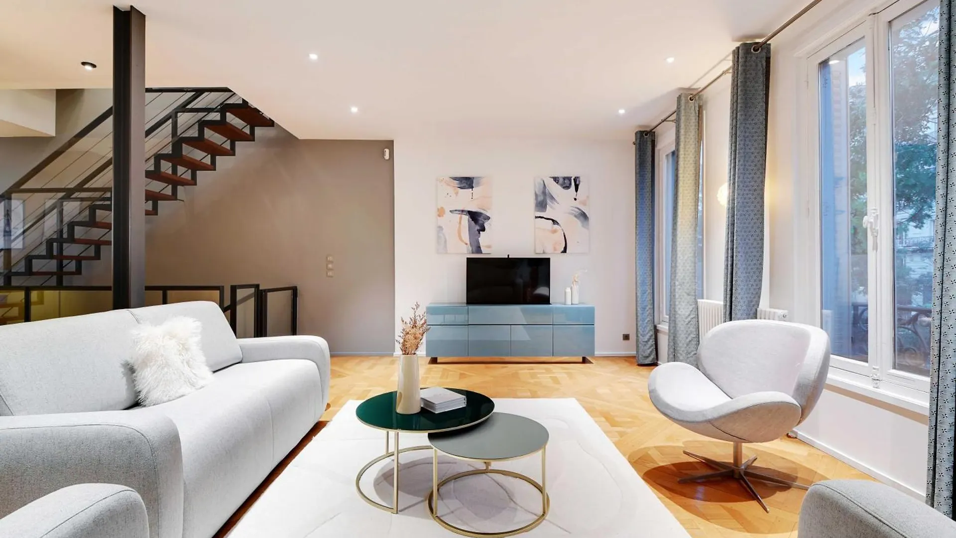 Fabulous House - A Gem In Chic Western Paris 0*,