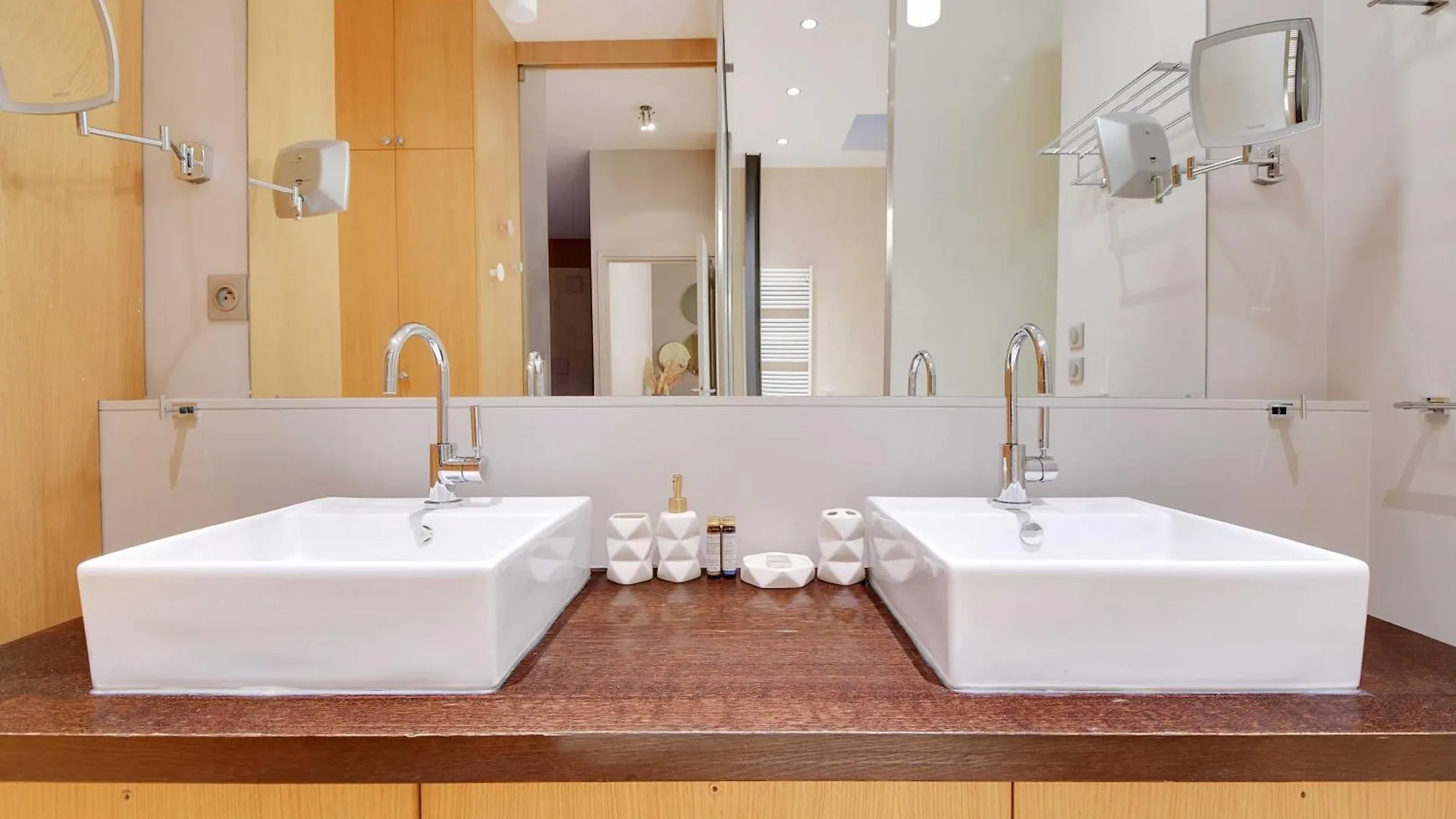 Holiday home Fabulous House - A Gem In Chic Western Paris France