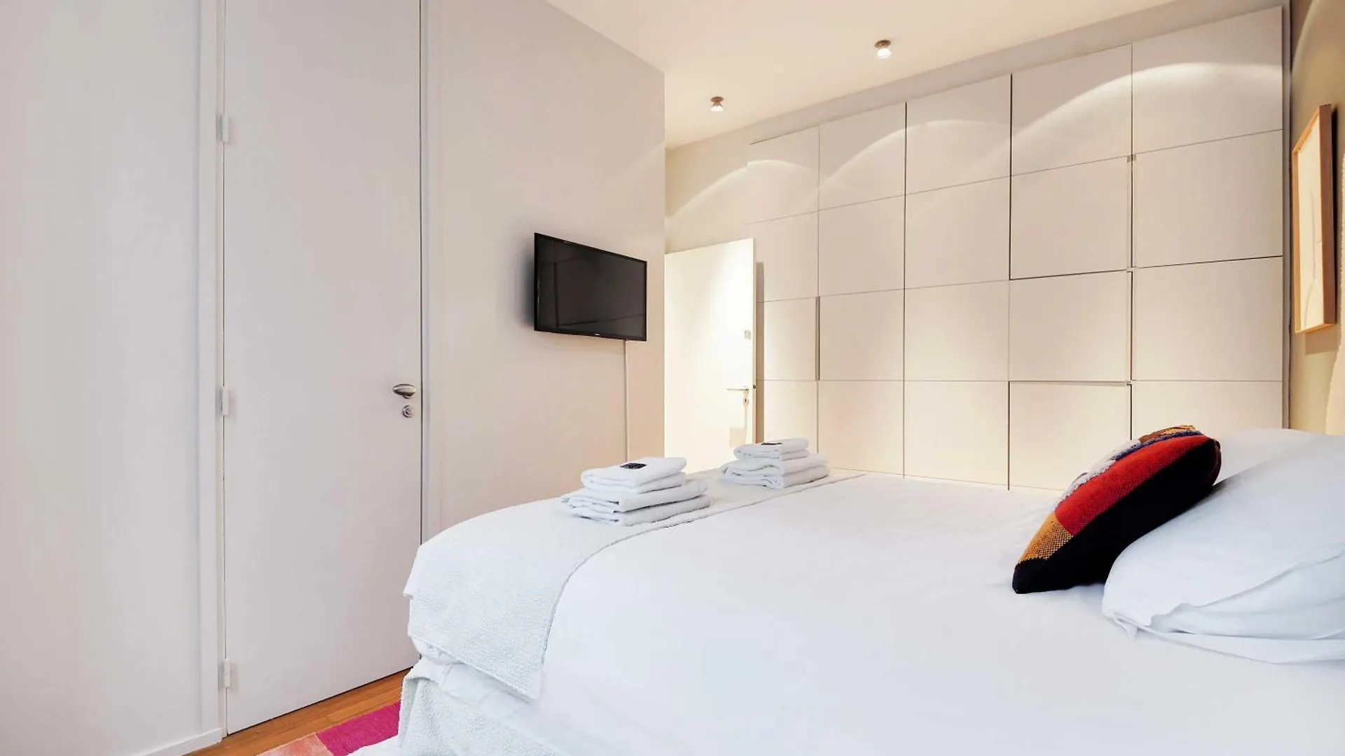 Fabulous House - A Gem In Chic Western Paris